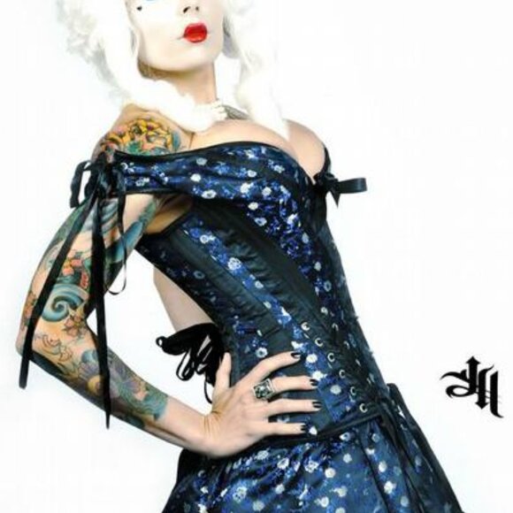 NWT S Vintage Victorian Handmade Tight Lacing Low V off the shoulder CORSET - Picture 3 of 15